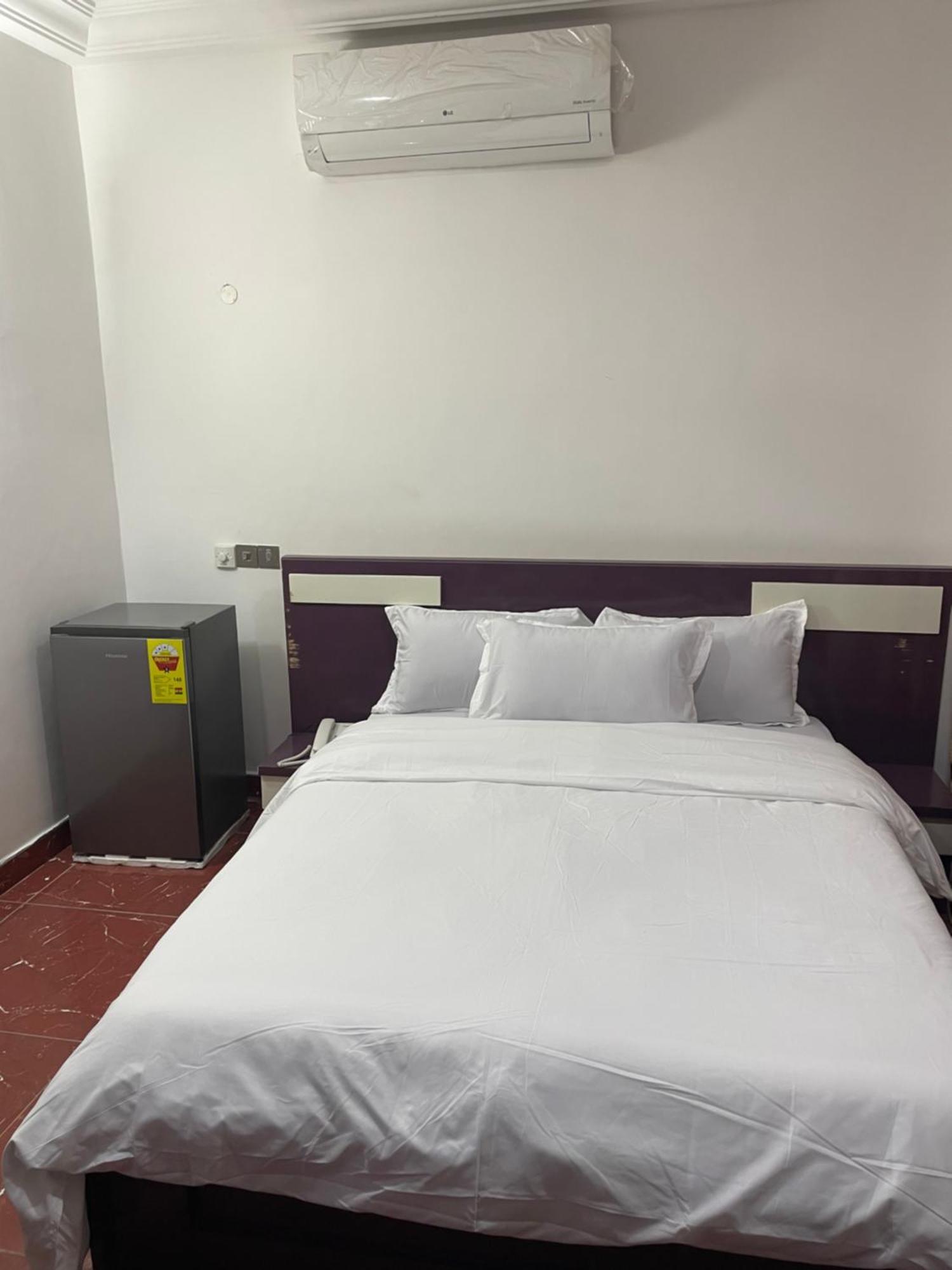 George Vee Hotel Ltd Kumasi Esterno foto