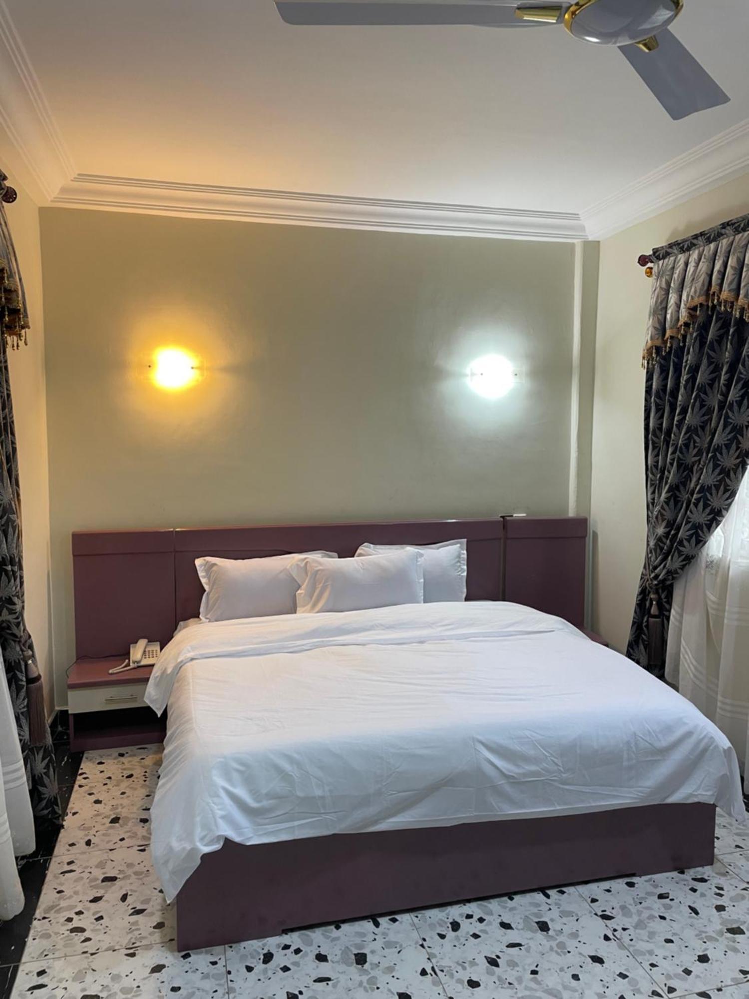 George Vee Hotel Ltd Kumasi Esterno foto
